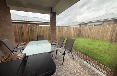 Griffin House | New 4-Bedroom Family Home with Carpark in Griffin