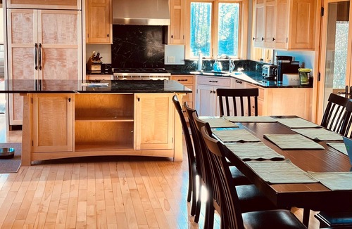 Carroll County Ski Chalet | NEW 4 bedroom mountaintop chalet just above North Conway, ideal location.