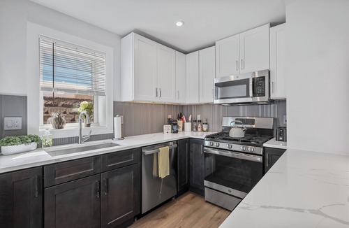 Ward Two House | NEW 9BR6Bth Parking MIT Harvard Boston Walk to T