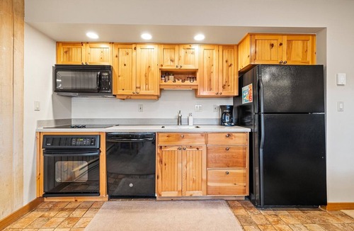 Century West Condo | New! Affordable Mountain Escape | Pool - Hot Tub | Near Mt. Bachelor