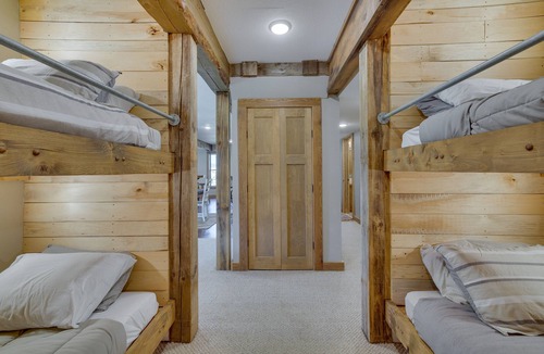 New Albin Cottage | New Albin Vacation Rental w/ Fire Pit & Views!