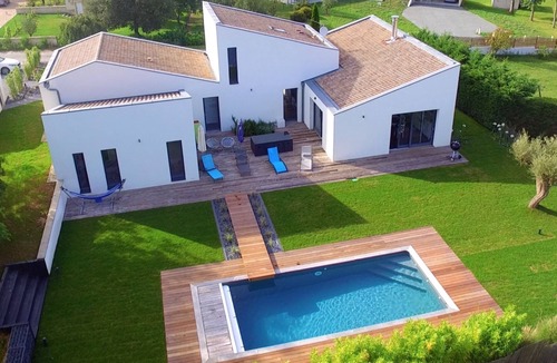 Saint-Germain-Du-Puch House | New all comfort design house with swimming pool in the middle of nature