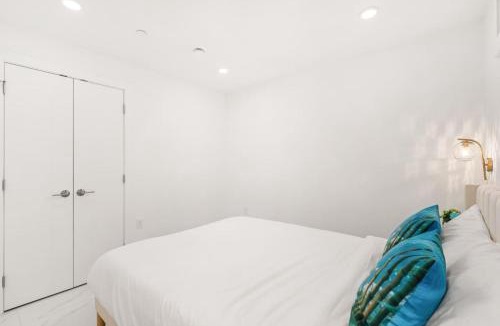 Hastings House | New and Modern 2 Bedrooom Basement