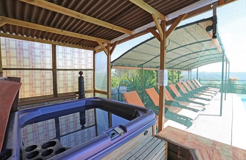 Montecastelli Apartment | (NEW) Apartment (D) with swimming pool, jacuzzi and tennis court in Tuscany