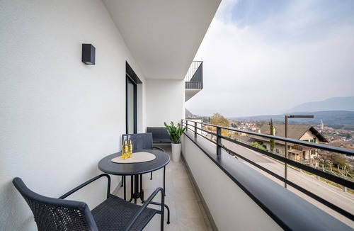Caldaro Sulla Strada del Vino Apartment | New apartment directly at the Mendelbahn valley station