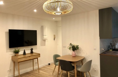 Montmartre Apartment | New architect's'apartment located in the heart of the village of Montmartre