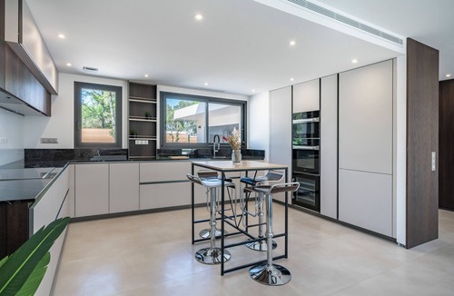 Valbonne Villa | New Architectural Modern Villa with Spa & Heated Pool