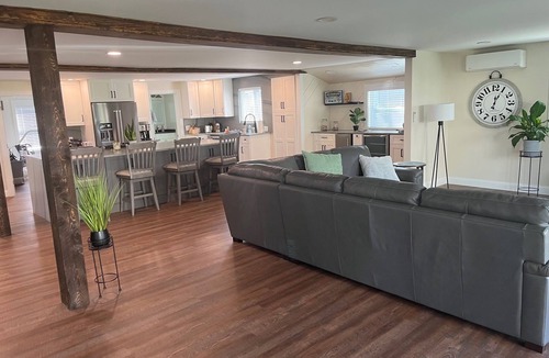 Winnisquam House | New Availability 7/4 - 7/11 Newer contemporary home w/dock on Lake Winnisquam