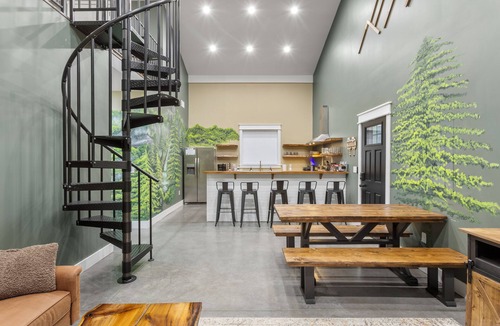 Stanton House | New Barndo/Kayak Launch/2 Private Hot Tubs