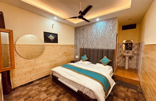 Sitapur Hotel | New Basera Hotel