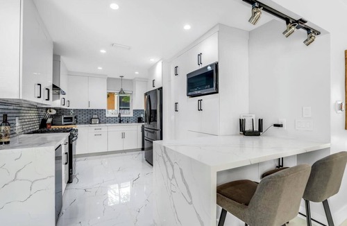 Pompano Beach House | NEW Beach Block Villa, Pool, Games
