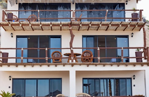 El Sargento Apartment | New Beachfront Suites 2nd Floor Complete Beachfront, Beautiful Ocean View