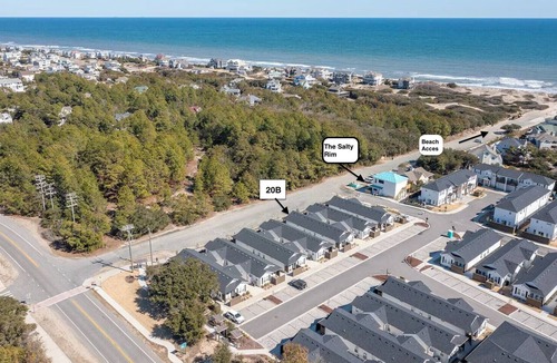 Corolla Light Condo | New Beachside Villa: Steps to Sand, Dog-Friendly, 2BR Gem!