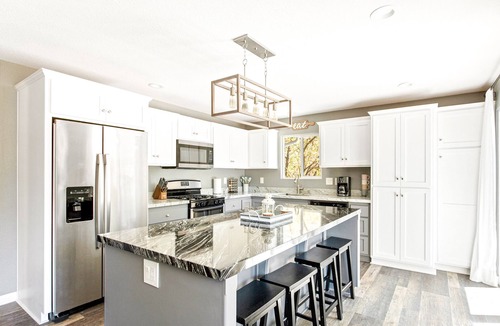 Big Bear City Cabin | New! Bearadise ~ Mountain Treasure, Endless Views ~ perfect for families!