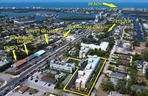 Bonita Shores Hotel | NEW Bonita Beach Getaway Queen Studio