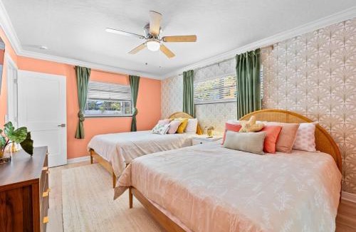 Bradenton House | New! Bradenton, Pool, Pickleball, Game Room, Minigolf, Firepit