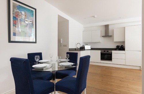 Anerley Apartment | New! Bright 2BR Flat with Patio