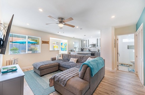 Encinitas House | New Bright and Cheery Casita!