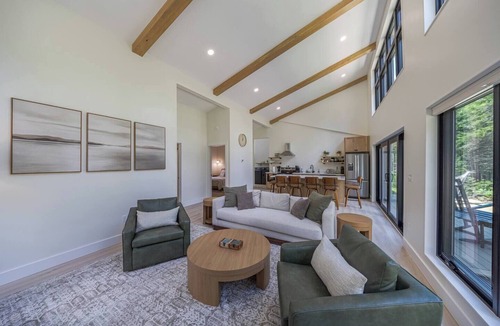 Ellsworth House | NEW Build 3BR Quiet Ellsworth Home [Midnight Pine]