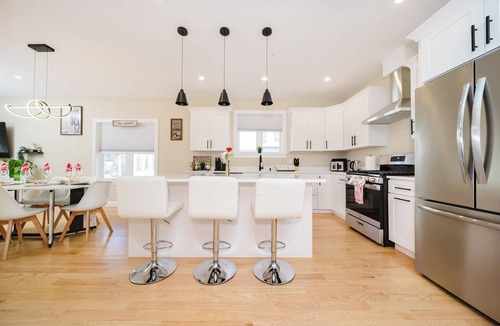 West Codman Hill - West Lower Mills Apartment | New Built & Modern 3BR Boston w/Parking, Pet Friendly near Franklin Park 602