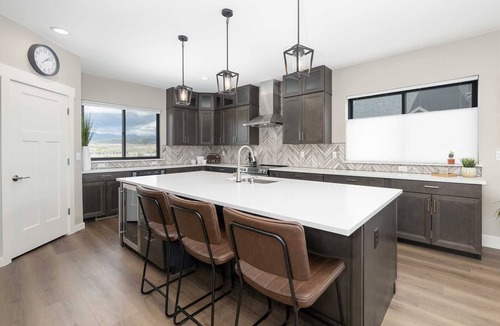 Grand Elk Ranch House | New built, stunning home with Hot Tub, 5/4, near Granby Ranch - sleeps 16