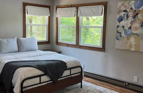 Clayton Cabin | New! - Cabin near Lake Burton, close to all the magic N. GA has to offer