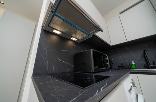 Historical Center Apartment | New Centre Studio with Balcony