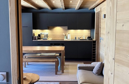 Monetier-les-Bains Apartment | New chalet-style apartment near the village, ideal for families