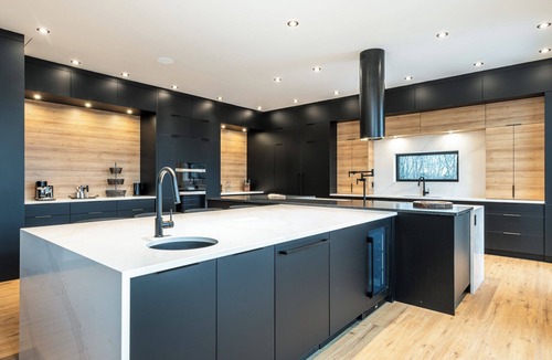 La Conception House | NEW! Chalet Mont-Steele | 5 Bedrooms | Hot Tub, Heated Pool & Game Room