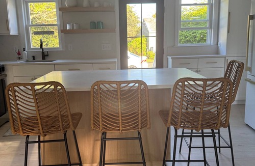 Green Harbor-Cedar Crest House | NEW! Charming 2-bedroom house in Green Harbor Marshfield WALK TO BEACH