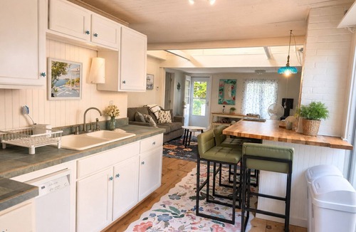 Madison House | NEW Charming Coastal Bungalow Steps From the Beach