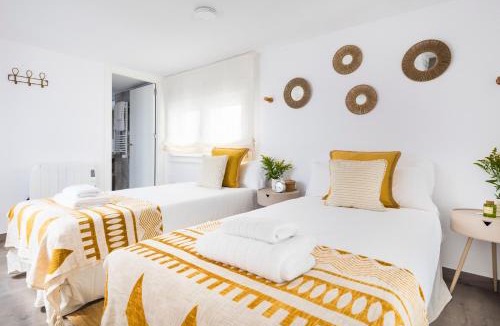 San Gil Apartment | NEW Charming Duplex With Private Patio