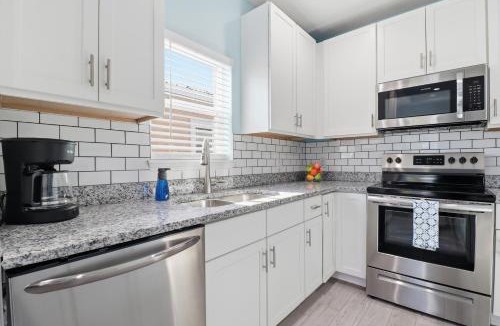 Punta Gorda Apartment | New! Charming Lilac Cottage 111