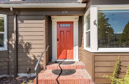 Sequim House | New! Charming Vintage House in the Heart of Sequim