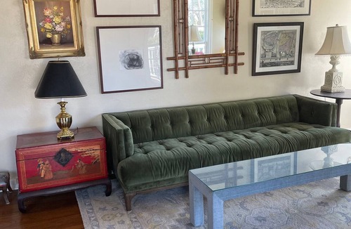 Waxahachie House | New! Cheerful cottage filled with art and books in the heart of Waxahachie