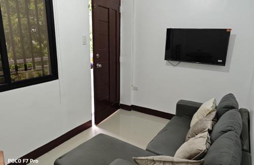Capas Apartment | New Clark City Guest House R208