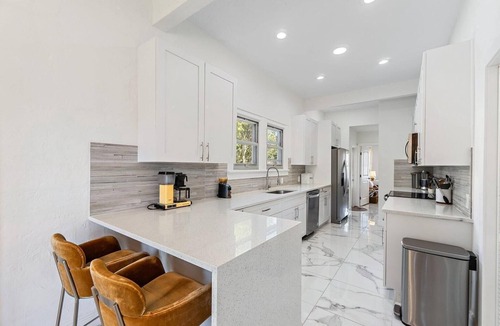 Southside House | New & Clean, Great West Palm Beach Location
