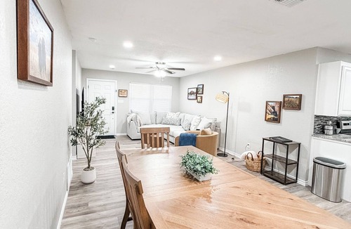 Cache House | New Clean Modern 4BR NR Lawton/Ft Sill