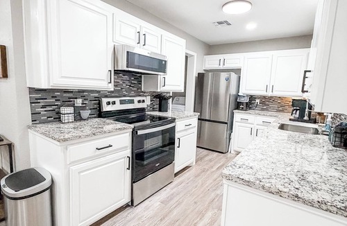 Cache House | New Clean Modern 4BR NR Lawton/Ft Sill