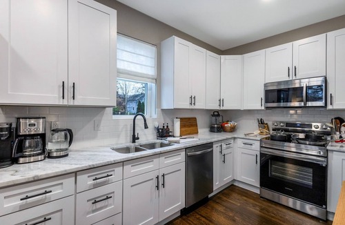 Old North Columbus House | NEW Comfortable OSU Home Sleeps 10 Walk to Campus/Stadium Free Parking for 4