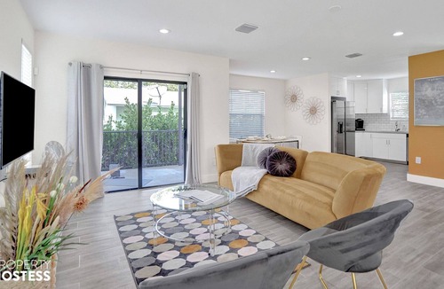 Central Fort Lauderdale Villa | ☼NEW CONSTRUCTION☼ ‘Air Zen’ 3/2.5 Home By BEACH & DT