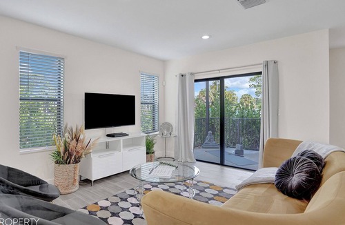 Central Fort Lauderdale Villa | ☼NEW CONSTRUCTION☼ ‘Air Zen’ 3/2.5 Home By BEACH & DT
