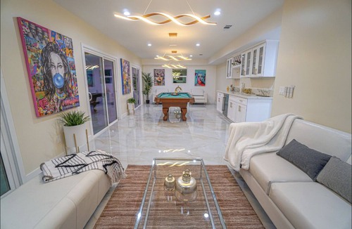 Los Angeles House | New construction, 2 1/2 stories , roof top , 3 outdoor area for entertainment,