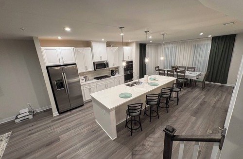 Arcola House | New Construction 3-bedroom townhome in lovely Dulles with AC and comfort