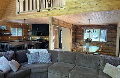Hayward Cabin | New Construction! Best Place on the Lake for larger groups.