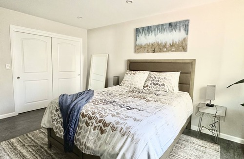 Park Mesa Heights Cottage | New Construction fully furnished cottage home in Central LA, near SoFi Stadium.