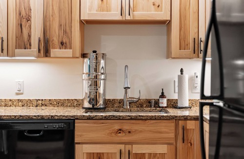 Warren Condo | NEW Construction! Ski-In/Ski-Out Condo, fire place, Bunk room