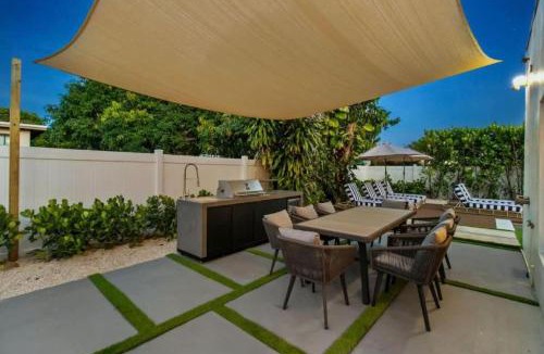 Golden Glades House | New Construction Villa Top Location Jacuzzi Bkb CT