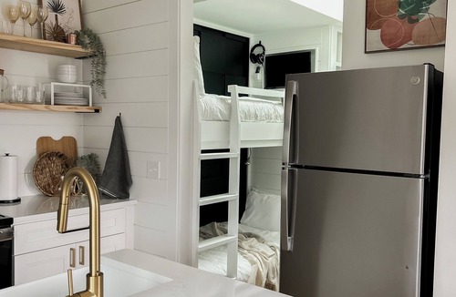 Bluffton Cottage | NEW! Convenient & central location to HHI, Sav & Beaufort.