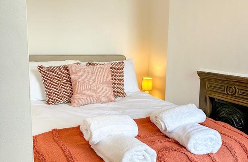 Canterbury Apartment | New - Cosy & Stylish City Centre Home - Sleeps 6